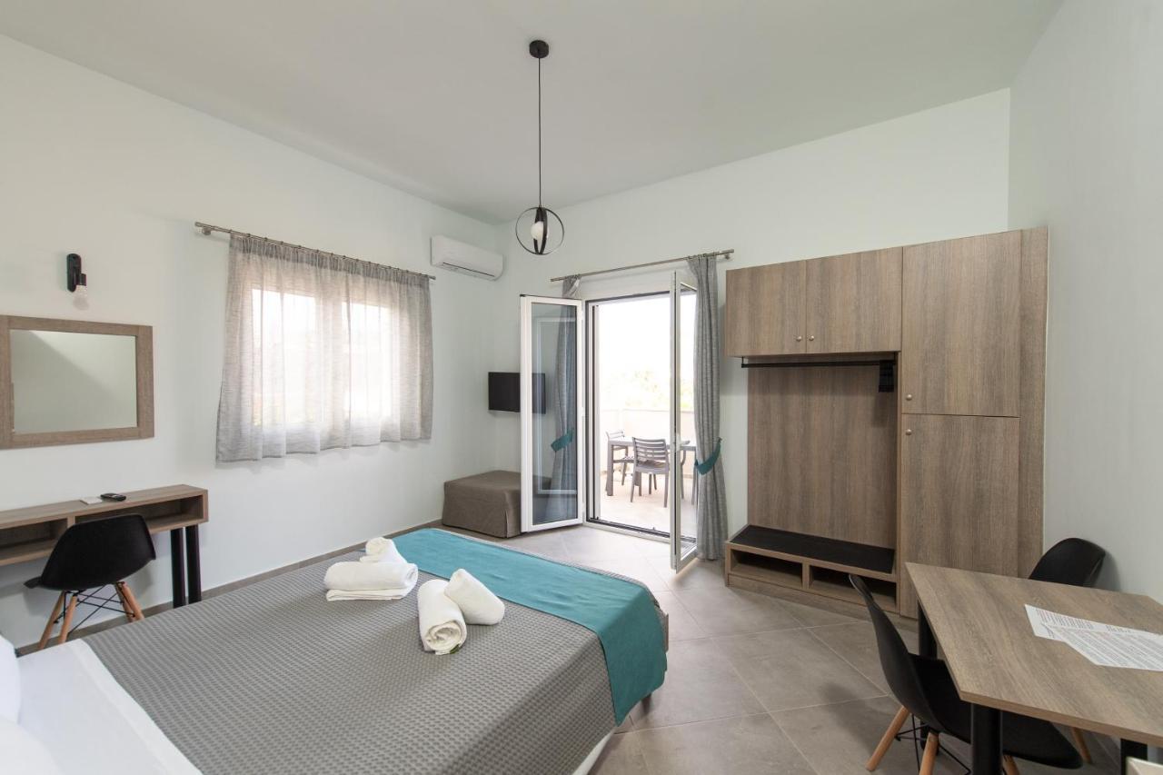 Loggos Apartments Longos  Buitenkant foto